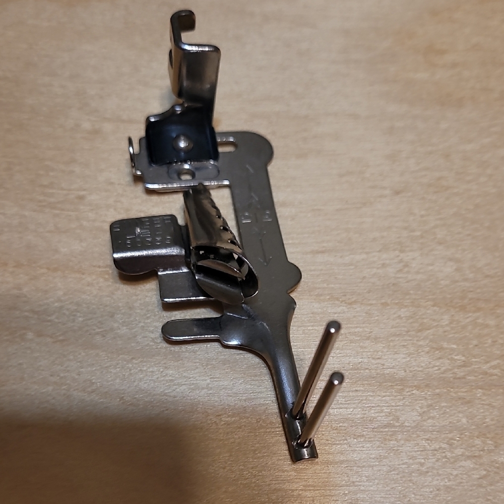 Singer Sewing Machine Attachments - Picture 4 of 8